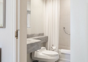 Central Park South, 1 Bedroom Bedrooms, ,1 BathroomBathrooms,Residence,Vacation Rental,1006