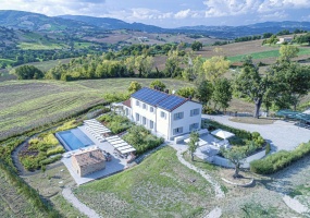 5 Bedrooms, Villa, Vacation Rental, 5 Bathrooms, Listing ID 2351, Fossombrone, Province of Pesaro and Urbino, Marche, Italy, Europe,