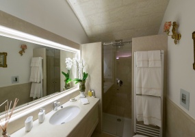 5 Bedrooms Bedrooms, ,5 BathroomsBathrooms,Villa,Vacation Rental,2510