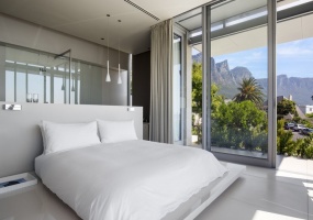 Cape Town, 7 Bedrooms Bedrooms, ,7 BathroomsBathrooms,Villa,Vacation Rental,2605