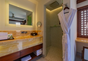 Los Cabos, 8 Bedrooms Bedrooms, ,10 BathroomsBathrooms,Villa,Vacation Rental,Camino de Los Gatos ,1555